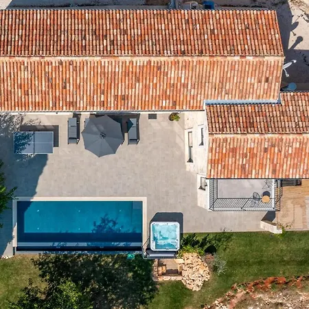 La Vinella With Heated Pool * Buje