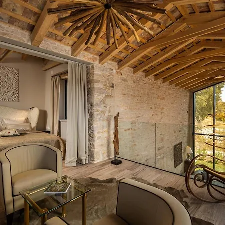 La Vinella With Heated Pool *