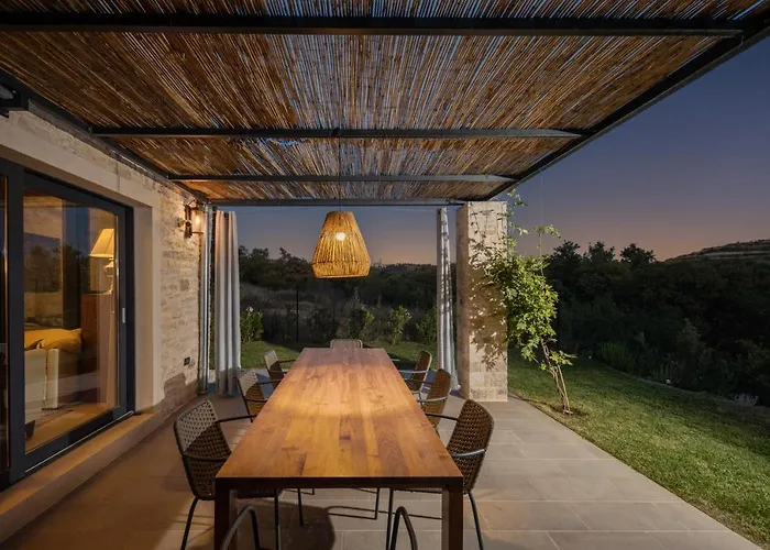 La Vinella With Heated Pool Βίλα *