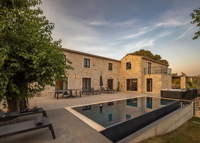 La Vinella With Heated Pool Βίλα *