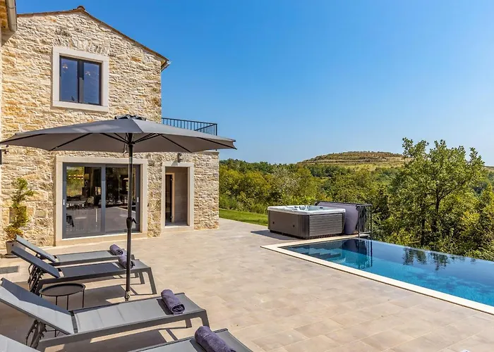 Βίλα La Vinella With Heated Pool