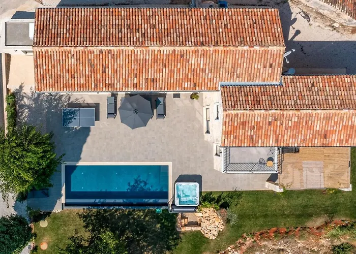 La Vinella With Heated Pool * Buje
