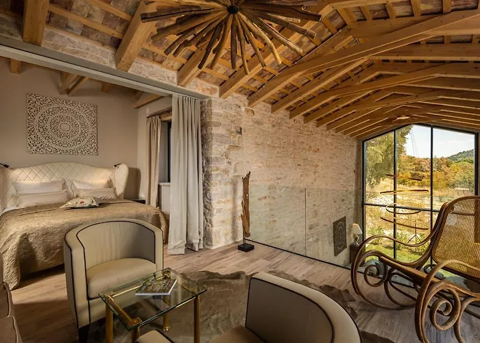 La Vinella With Heated Pool *