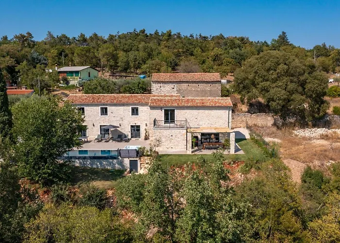 Βίλα La Vinella With Heated Pool Buje