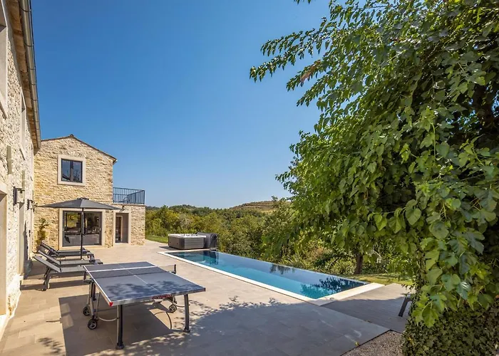 Villa La Vinella With Heated Pool