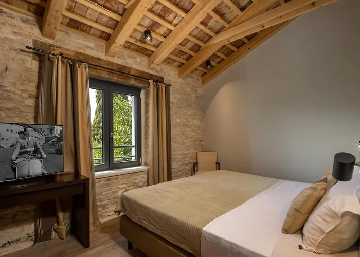 Βίλα La Vinella With Heated Pool *