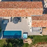 La Vinella With Heated Pool * Buje