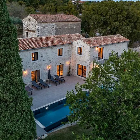 Villa La Vinella With Heated Pool *