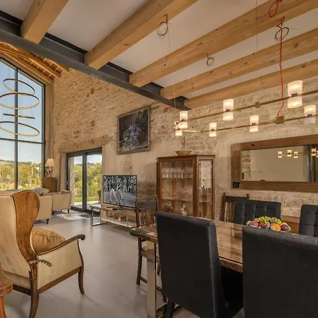 La Vinella With Heated Pool