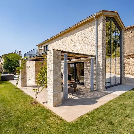 La Vinella With Heated Pool Buje